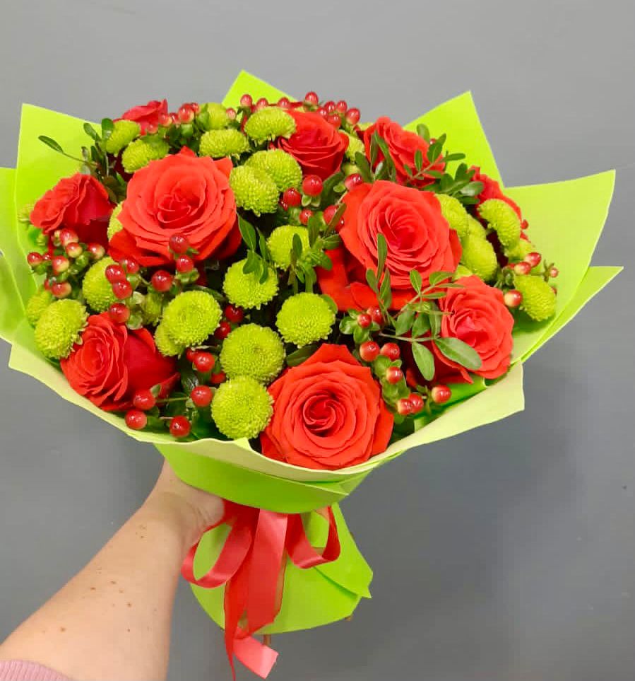 Букет цветов из: Хризантемы и Розы в Тим