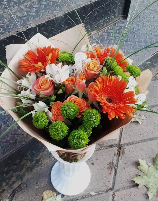 Букет цветов из: Герберы, Хризантемы, Альстромерии и Розы в Тим