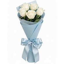 Букет 5 Белых роз Проуд в Тим