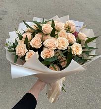 Букет Кремовые розы Латте в Тим