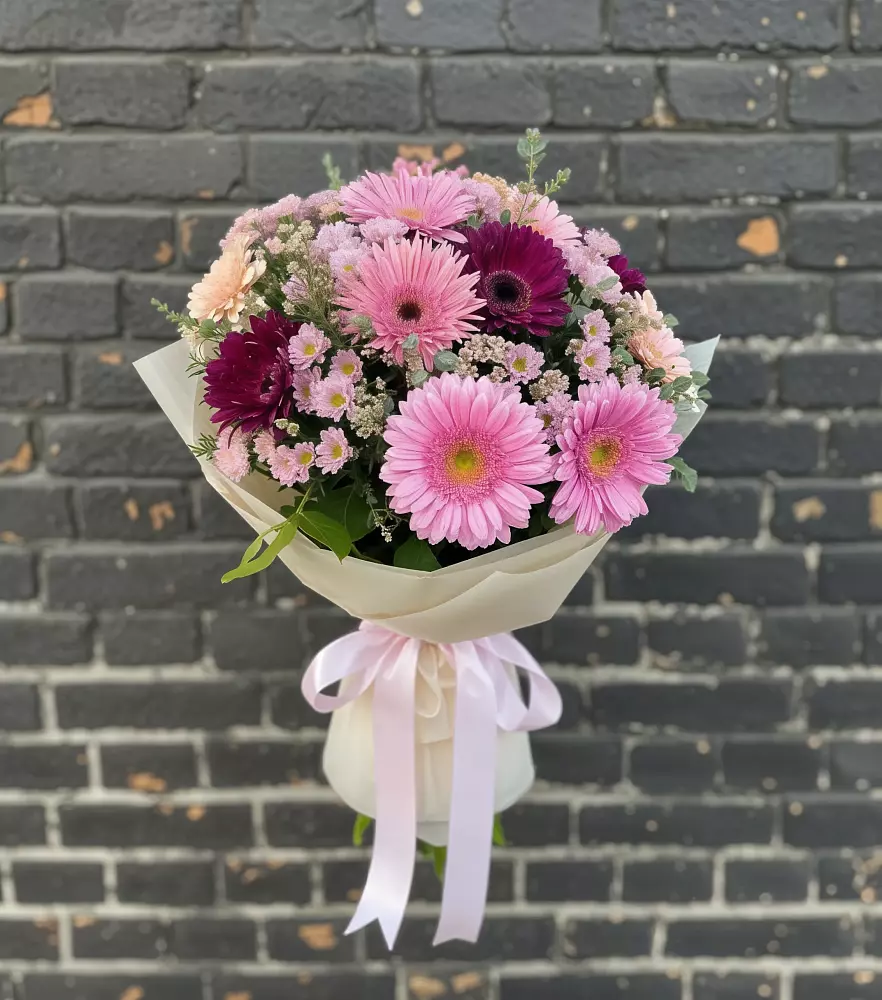Букет цветов из: Герберы и Хризантемы в Тим