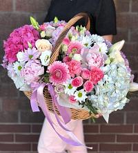 Композиция солнечный день в Тим Цветочная композиция из Розы, Хризантемы, Пионы и Лизиантусы в корзине в Тим