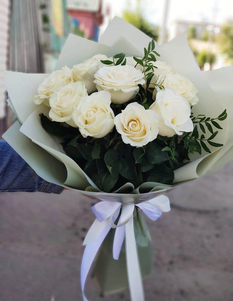 Букет Белые розы Проуд в Тим