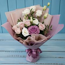 Букет цветов из:  Розы и Лизиантусы в Тим