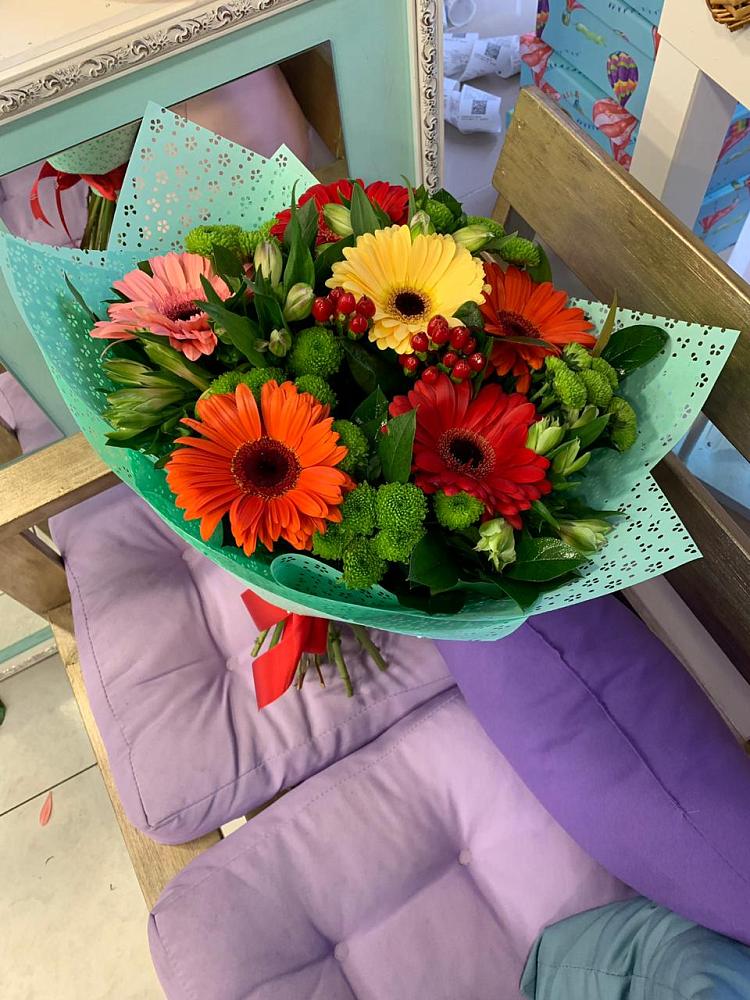 Букет цветов из: Герберы, Хризантемы и Альстромерии в Тим