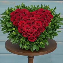 Цветочная композиция из Розы в виде сердца #REPLACE_PRED# Тим