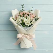 Букет цветов из:  Альстромерии в Тим