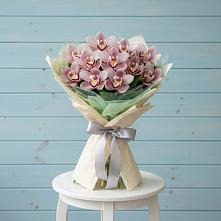 Букет цветов из:  Орхидеи и Розы в Тим