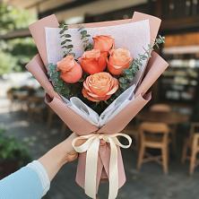 Букет цветов из:  Розы в Тим