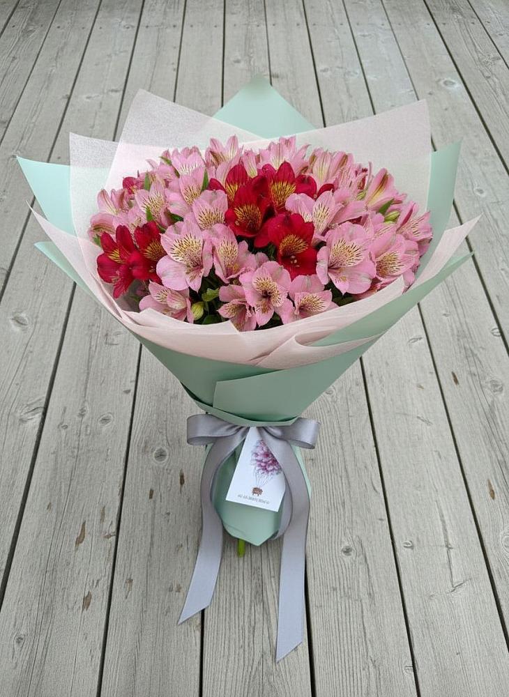 Букет цветов из: Альстромерии в Тим
