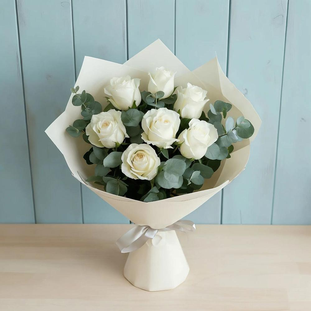 Букет Белые розы в Эвкалипте в Тим