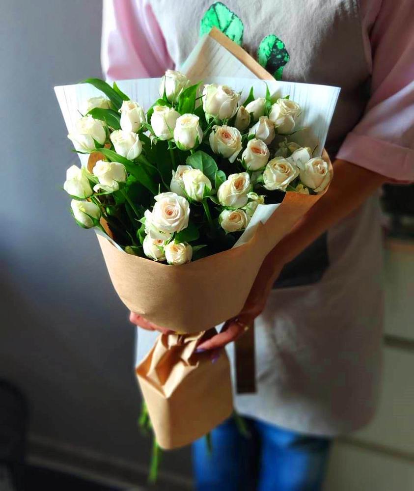 Букет цветов из: Розы в Тим