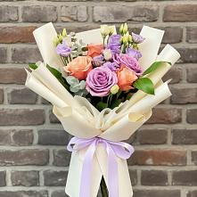 Букет цветов из:  Лизиантусы и Розы #REPLACE_PRED# Тим