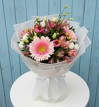 Букет цветов из:  Герберы, Альстромерии и Лизиантусы в Тим