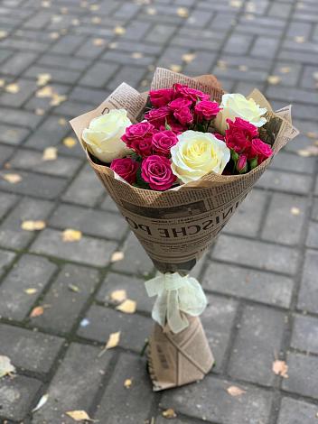 Букет цветов из: Розы в Тим