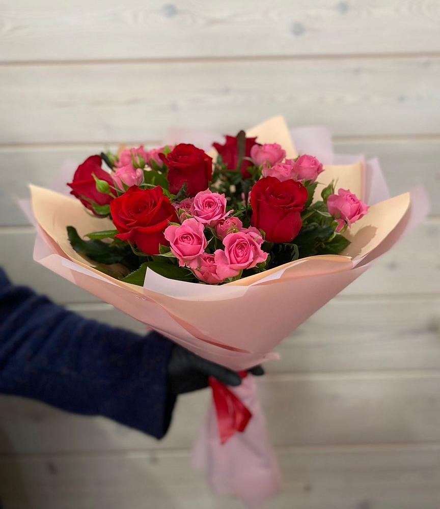 Букет цветов из: Розы в Тим