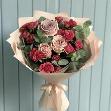Букет цветов из:  Гвоздики и Розы в Тим