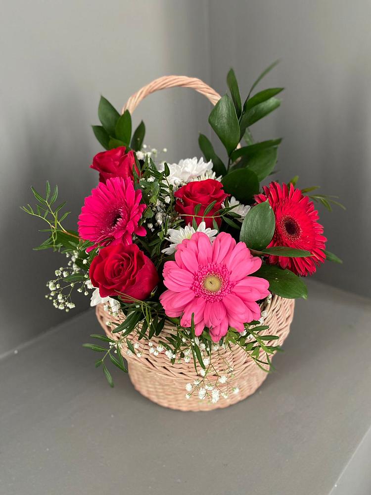 Цветочная композиция из Розы, Хризантемы и Герберы в корзине в Тим