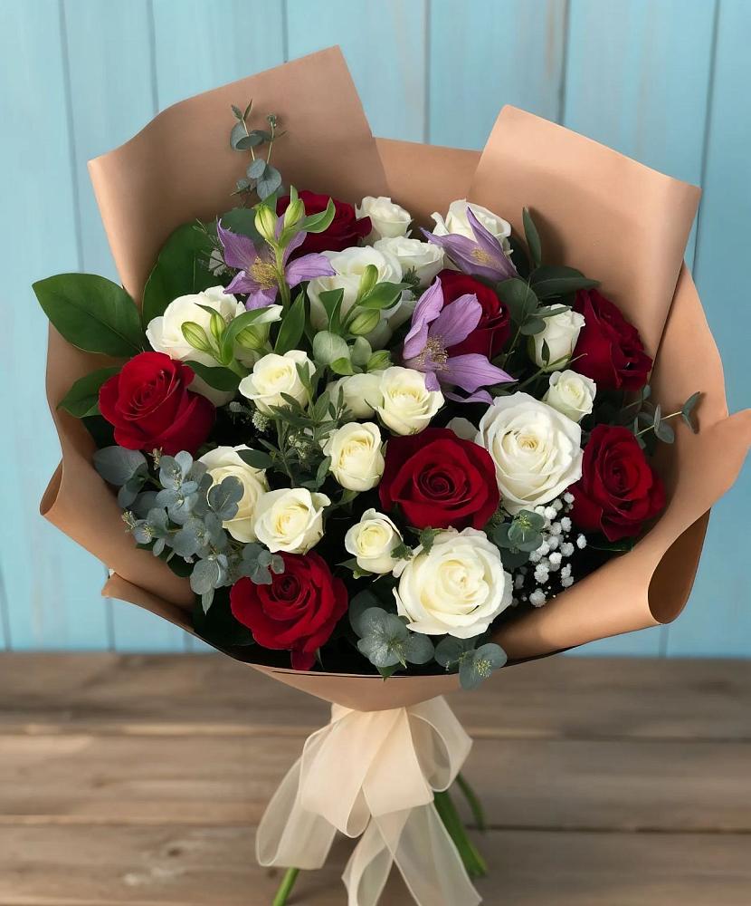 Букет цветов из: Розы и Альстромерии в Тим