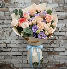 Букет цветов из:  Розы, Лизиантусы и Гвоздики в Тим