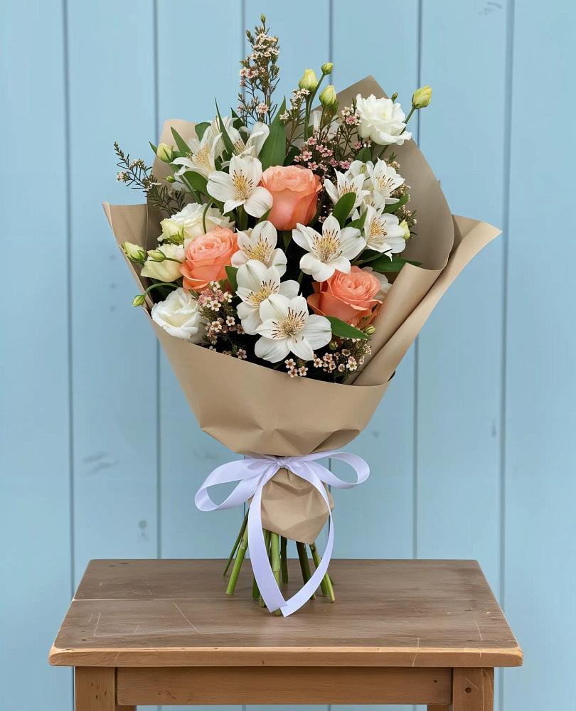 Букет цветов из: Альстромерии, Лизиантусы, Розы и Хризантемы в Тим