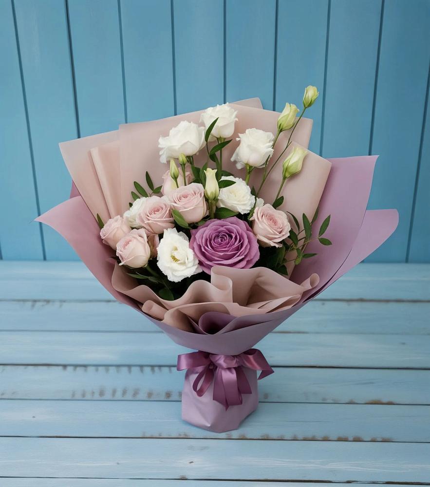 Букет цветов из: Розы и Лизиантусы в Тим